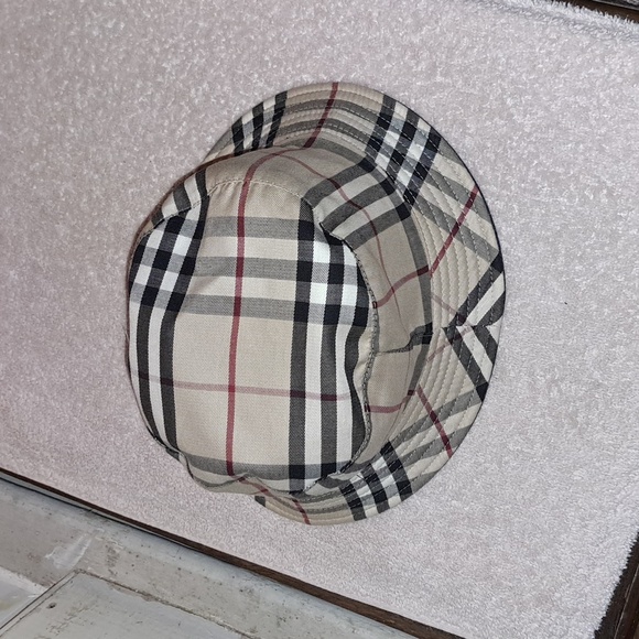 Burberry Checkered Bucket Hat - Picture 3 of 5
